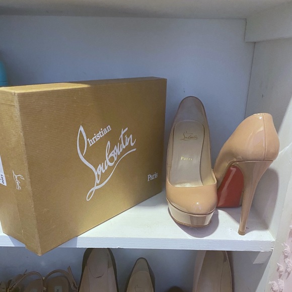 Loubutini beige heels in perfect condition - Picture 12 of 13